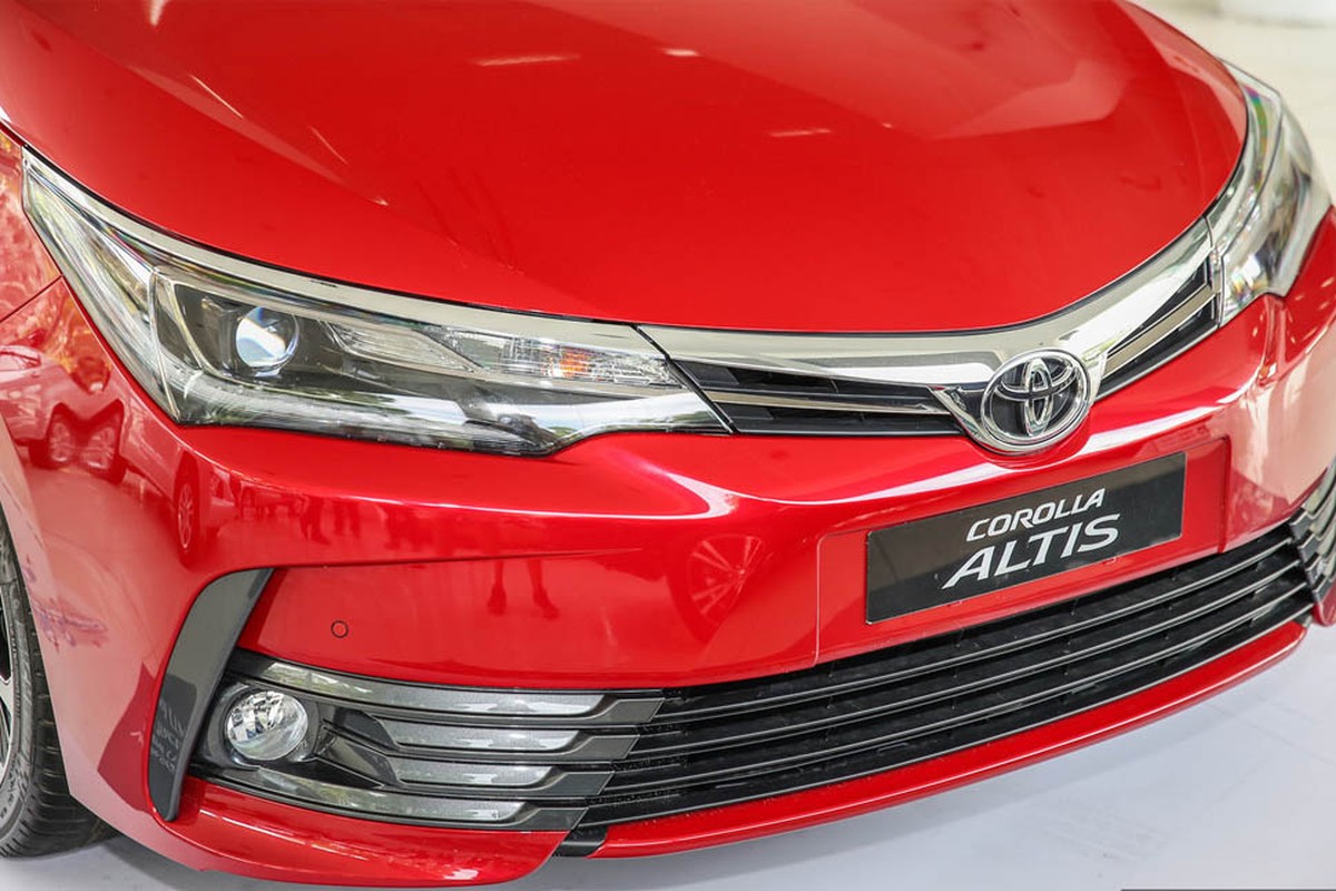 Toyota Corolla Altis 2017 “chot gia” tu 638 trieu dong-Hinh-4